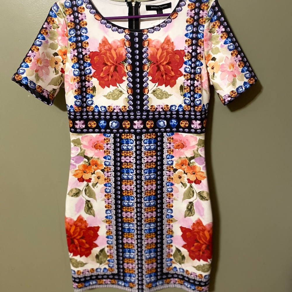 BEAUTIFUL knee length dress
